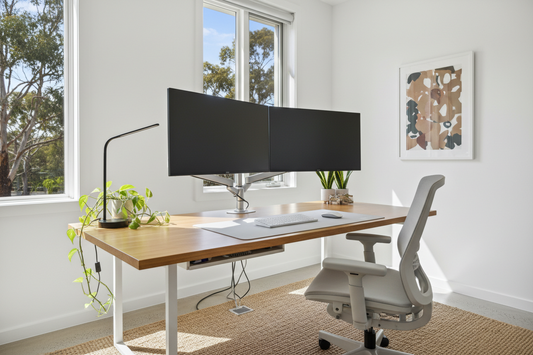 How to set up a dual monitor desk in Australia